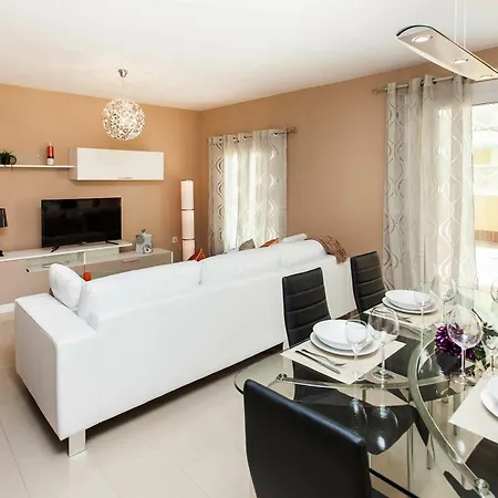 Vila Golden Park By Vacanzy Collection