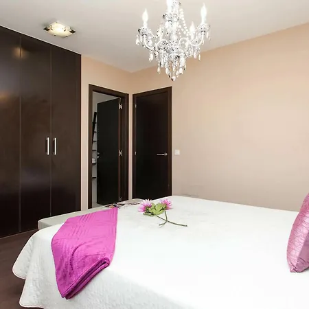 Golden Park By Vacanzy Collection Vila *