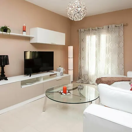 Villa Golden Park By Vacanzy Collection *